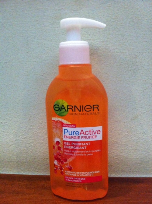 Sữa rửa mặt Garnier Pure Active Énergie Fruitée