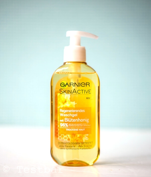 Gel rửa mặt Garnier SkinActive với mật ong dành cho da khô (200ml)